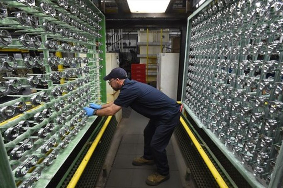 Worker organizing parts